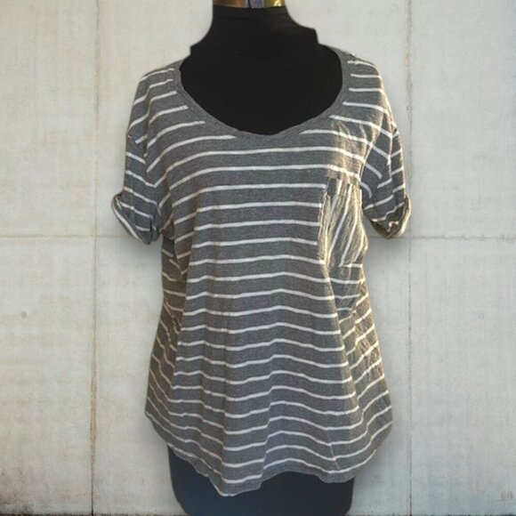 🦄 Ana Gray and White Striped V Neck T Shirt Size XL - Picture 1 of 9